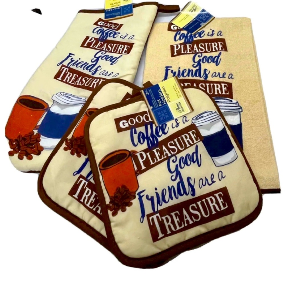 Oven Mitt and Two Pot Holders 1 Kitchen Towels Made With Love For Your Kitchen!!